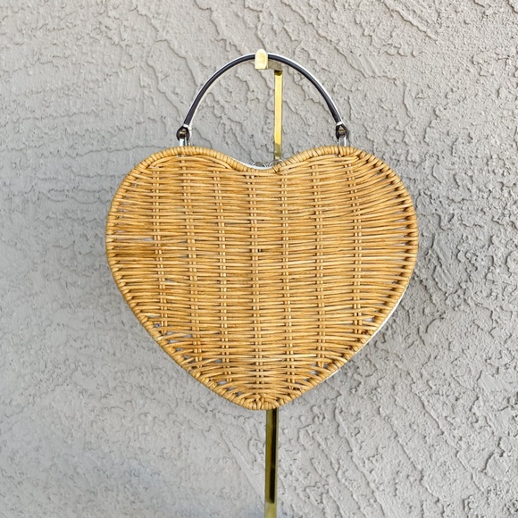 KATE SPADE Tan Wicker White Leather Heart Shaped Love Shack Woven Crossbody Bag - Picture 9 of 17